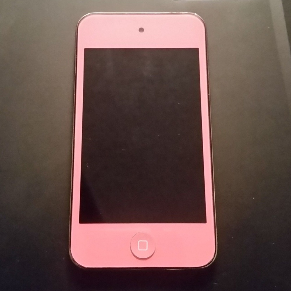 SOLD Working Pink iPod Touch 4th Generation 32 GB